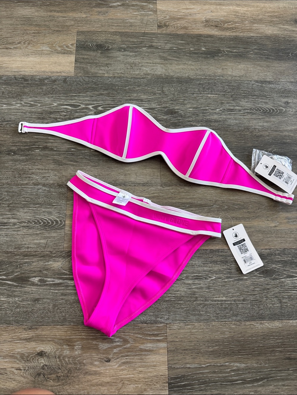 NWT Women’s Hot Pink Bandeau Bikini Set with White Trim body glove